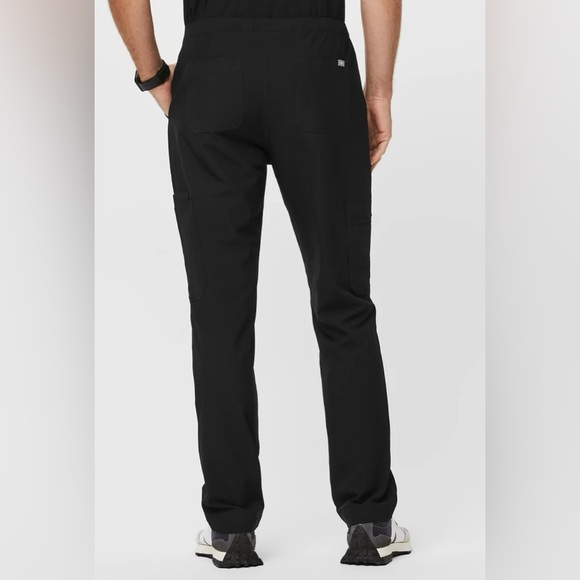 FIGS FreeX Cairo Lined Cargo Scrub Pants in Black! Size L, NWT - Picture 6 of 12